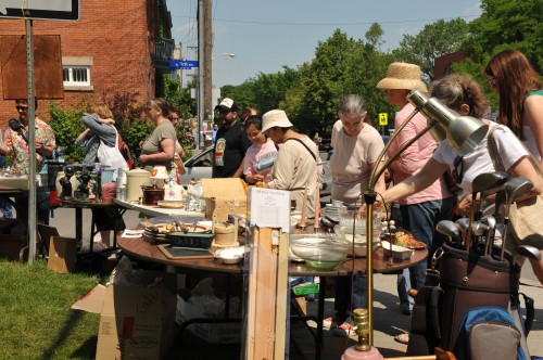 7 Tips to make your yard sale a success